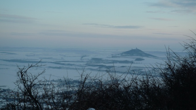 Výhled z Košťálova na hrad Hazmburk