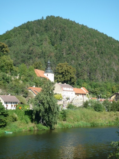 Kostel sv. Palmacia pod vrchem Plešivec