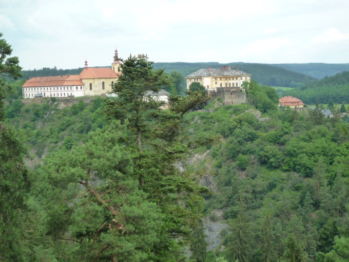 Vyhlídka na Rabštejn z Hraběcího kříže